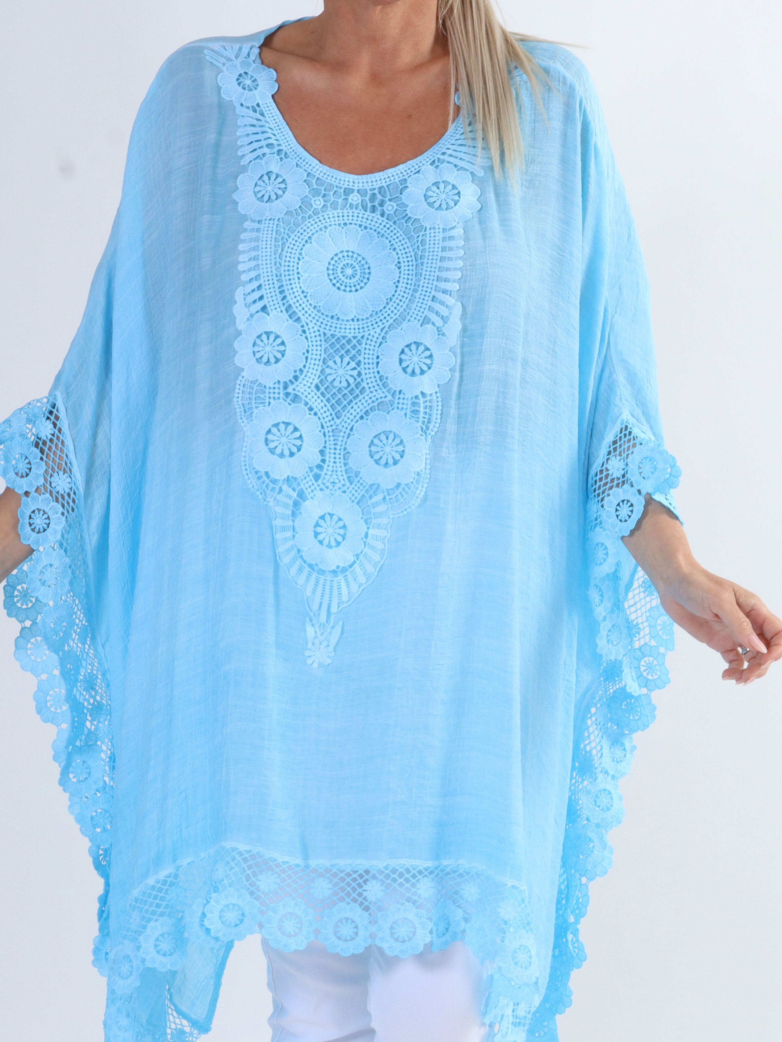 Leslie - Vacker plus size tunika med spetskanter